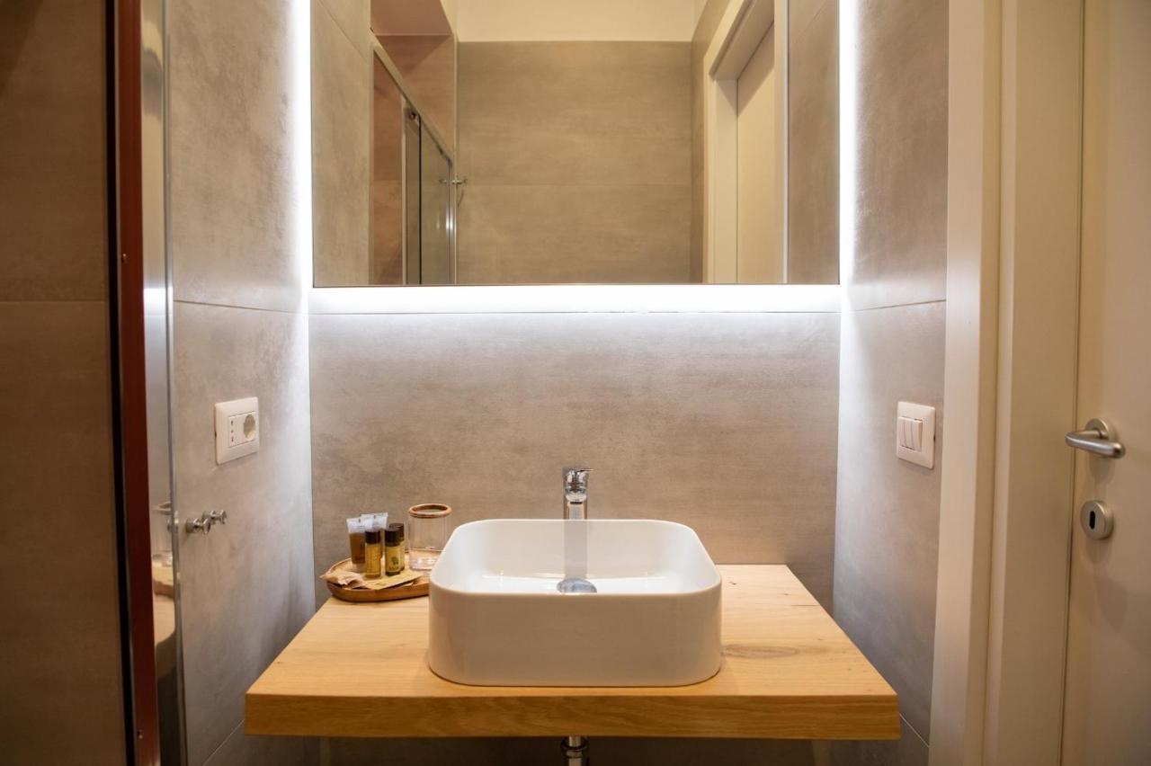 South Hands Luxury Rooms نابولي المظهر الخارجي الصورة