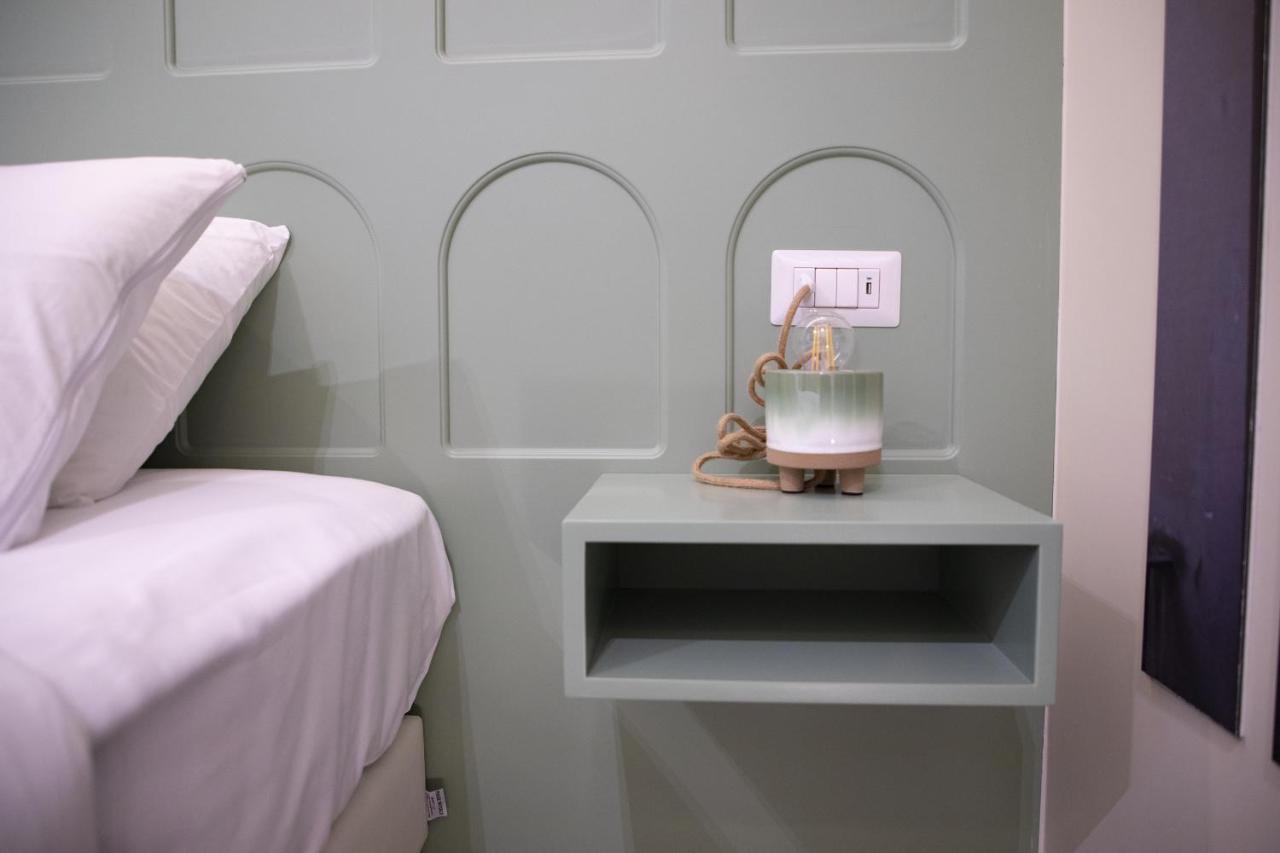 South Hands Luxury Rooms نابولي المظهر الخارجي الصورة