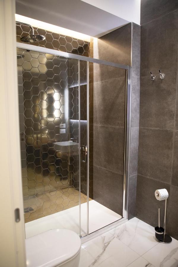 South Hands Luxury Rooms نابولي المظهر الخارجي الصورة