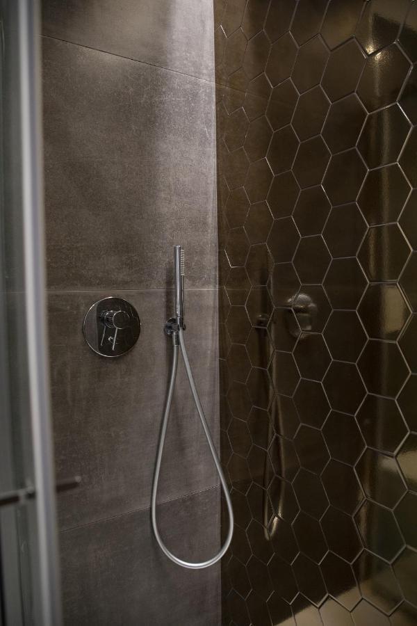 South Hands Luxury Rooms نابولي المظهر الخارجي الصورة