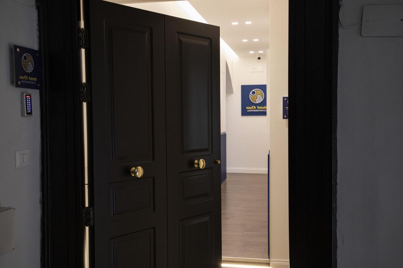 South Hands Luxury Rooms نابولي المظهر الخارجي الصورة