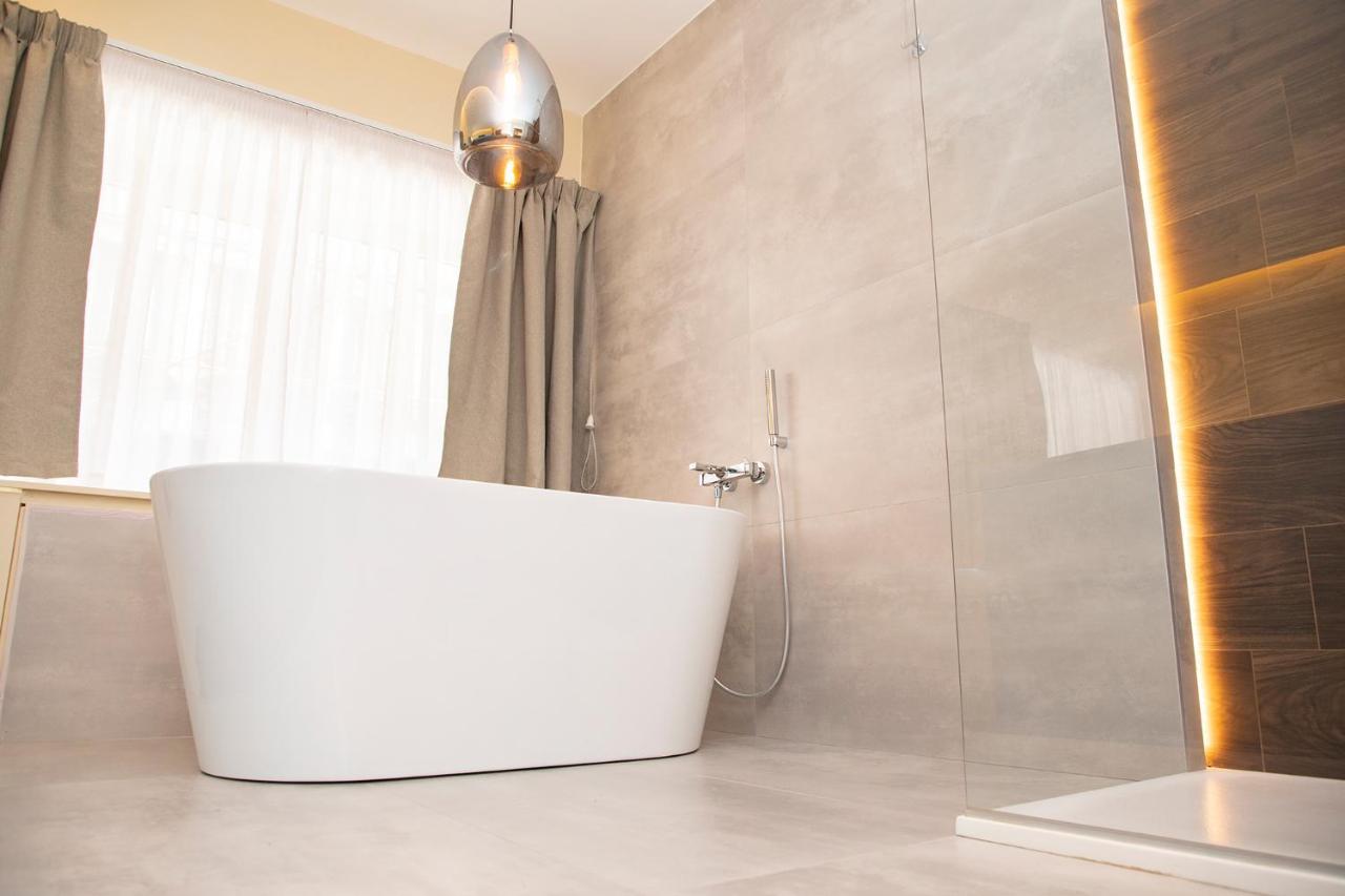 South Hands Luxury Rooms نابولي المظهر الخارجي الصورة